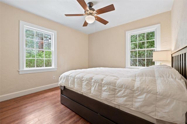 616 NW 8TH PLACE, Gainesville, FL 32601
