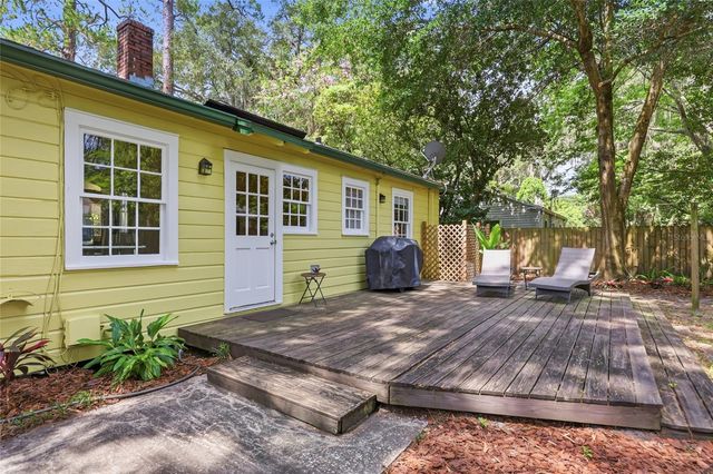 616 NW 8TH PLACE, Gainesville, FL 32601