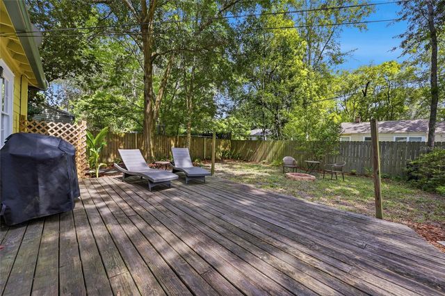 616 NW 8TH PLACE, Gainesville, FL 32601