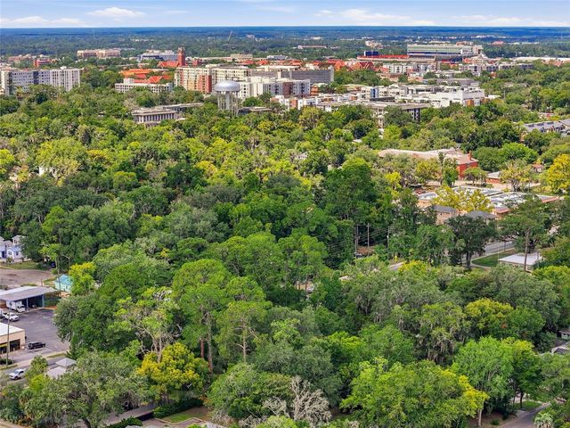 616 NW 8TH PLACE, Gainesville, FL 32601