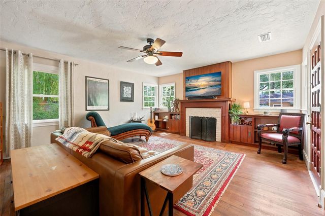 616 NW 8TH PLACE, Gainesville, FL 32601