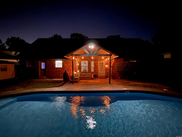 8 Dove Creek Circle, North Little Rock, AR 72116