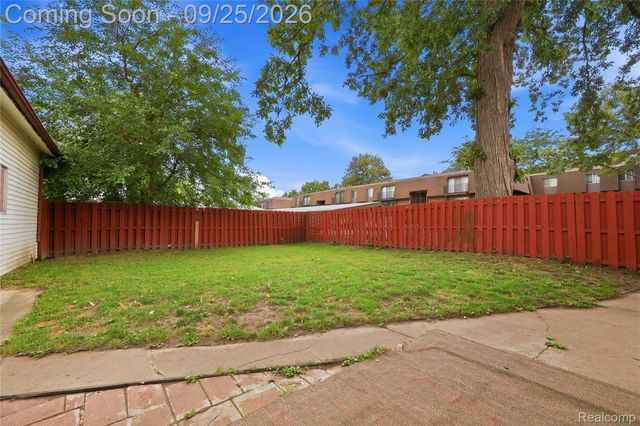 36530 Union Lake Road, Harrison Charter Township, MI 48045