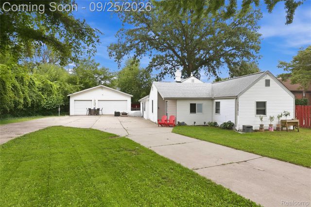 36530 Union Lake Road, Harrison Charter Township, MI 48045