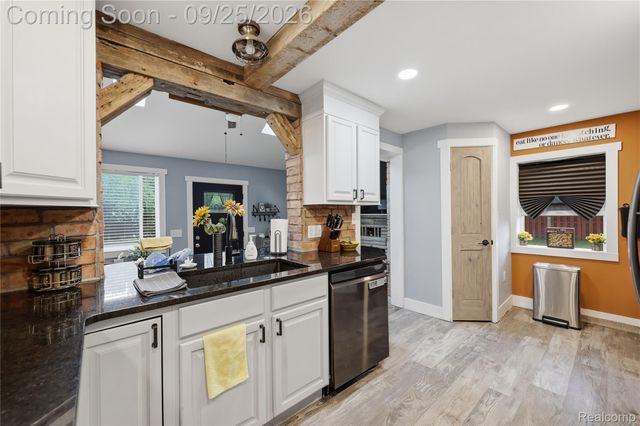 36530 Union Lake Road, Harrison Charter Township, MI 48045