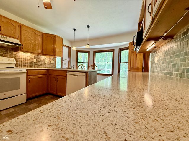 12901 S 550 W, Columbus, IN 47201