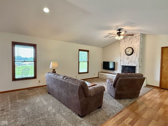 12901 S 550 W, Columbus, IN 47201