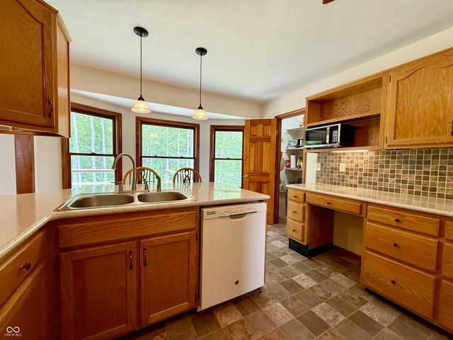 12901 S 550 W, Columbus, IN 47201