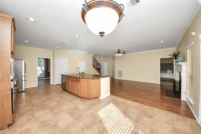 14318 Lakepointe Bend Lane, Cypress, TX 77429