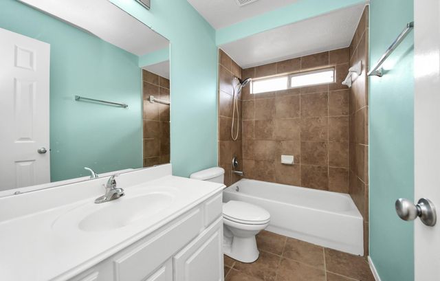 14318 Lakepointe Bend Lane, Cypress, TX 77429