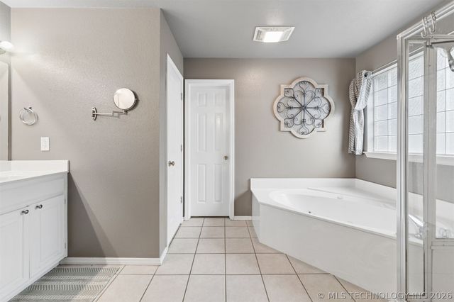 521 S 63rd Place, Broken Arrow, OK 74014