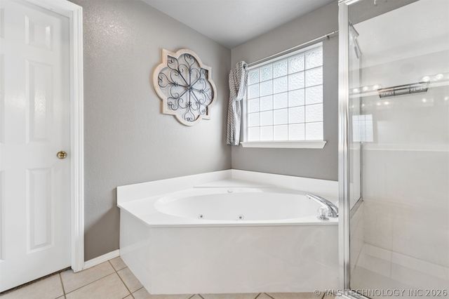 521 S 63rd Place, Broken Arrow, OK 74014