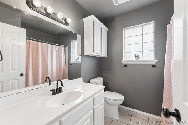 521 S 63rd Place, Broken Arrow, OK 74014