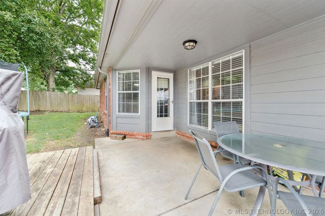 521 S 63rd Place, Broken Arrow, OK 74014