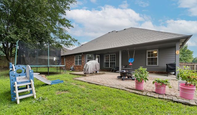 521 S 63rd Place, Broken Arrow, OK 74014