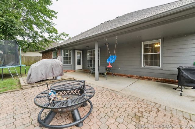 521 S 63rd Place, Broken Arrow, OK 74014
