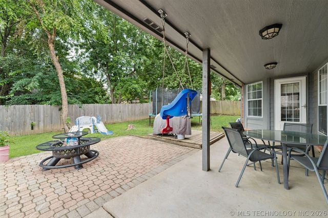521 S 63rd Place, Broken Arrow, OK 74014