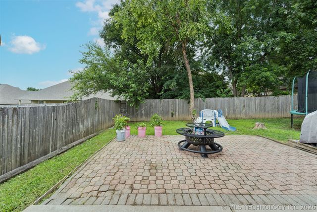 521 S 63rd Place, Broken Arrow, OK 74014