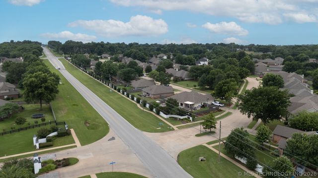 521 S 63rd Place, Broken Arrow, OK 74014
