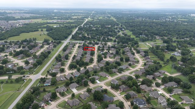 521 S 63rd Place, Broken Arrow, OK 74014