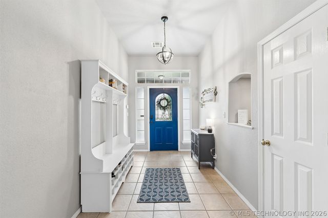 521 S 63rd Place, Broken Arrow, OK 74014