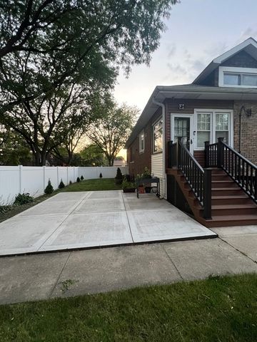 10357 S Campbell Avenue, Chicago, IL 60655