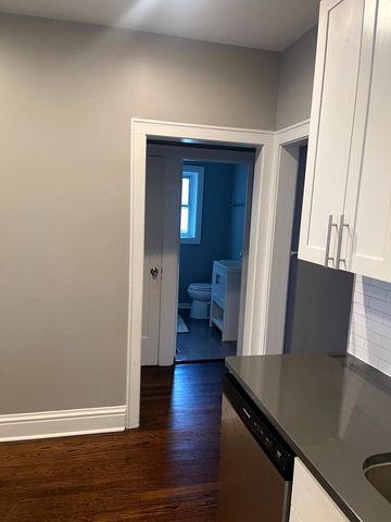 5653 N Talman Avenue, Chicago, IL 60659