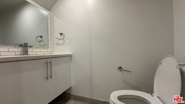 5222 Satsuma Avenue, North Hollywood, CA 91601