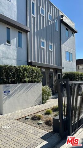 5222 Satsuma Avenue, North Hollywood, CA 91601