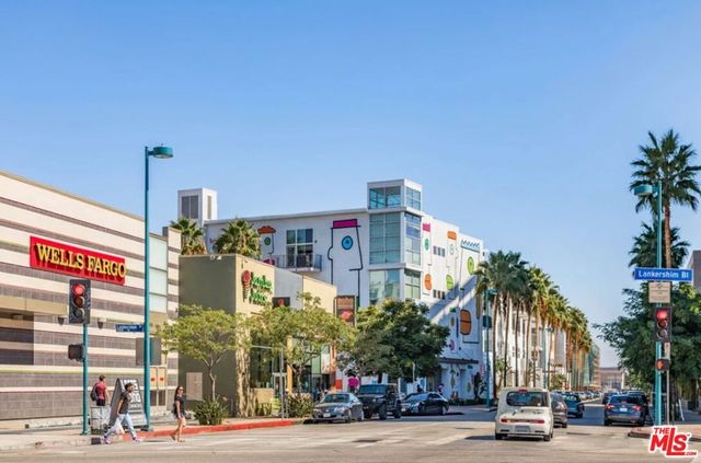 5222 Satsuma Avenue, North Hollywood, CA 91601
