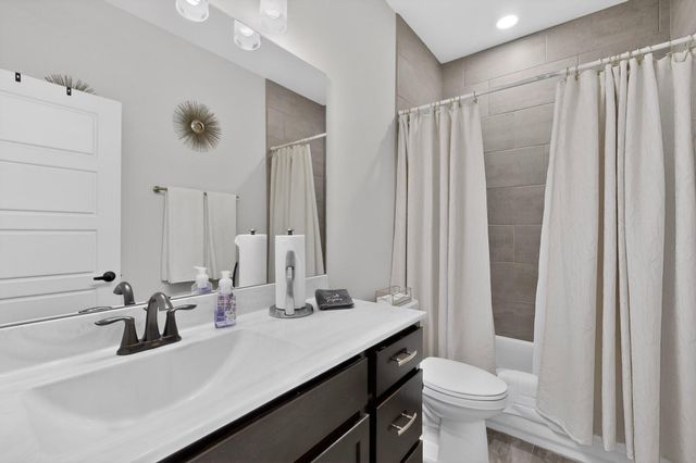 4161 Crowned Eagle Loop NE, Rio Rancho, NM 87144