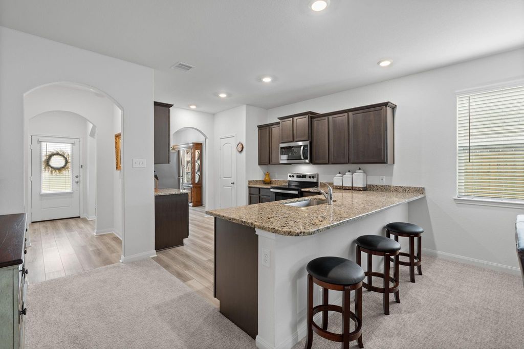 Image 9 of property listing at 10722 Millet Court, Richmond, TX 77469