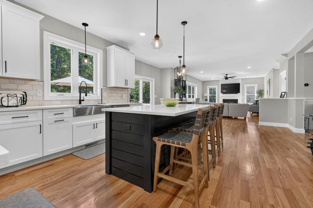 3 Farm Meadows Lane, Londonderry, NH 03053