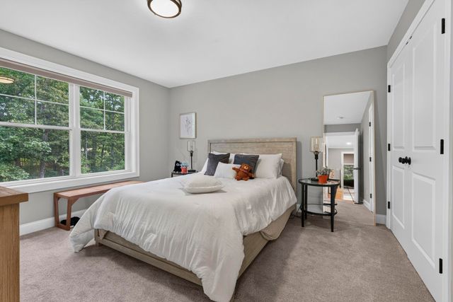 3 Farm Meadows Lane, Londonderry, NH 03053