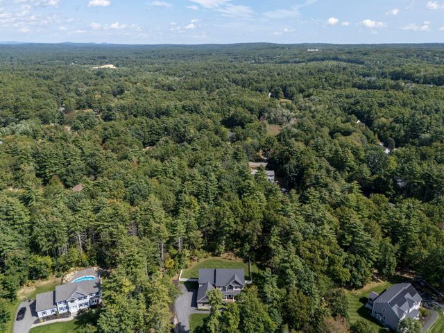 3 Farm Meadows Lane, Londonderry, NH 03053