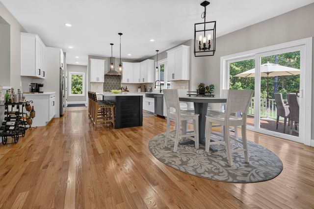3 Farm Meadows Lane, Londonderry, NH 03053