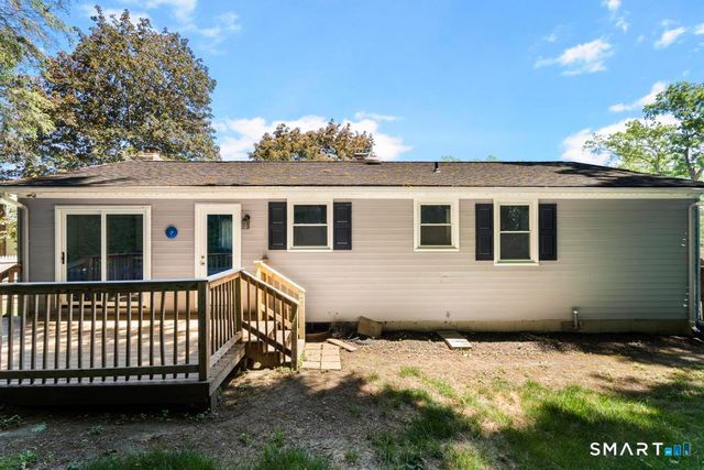 6 Snowapple Lane, Milford, CT 06460