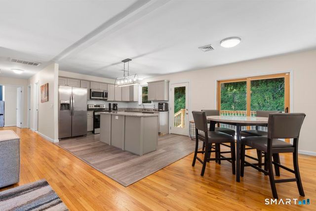 6 Snowapple Lane, Milford, CT 06460