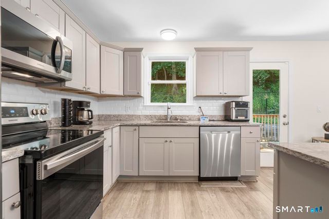 6 Snowapple Lane, Milford, CT 06460