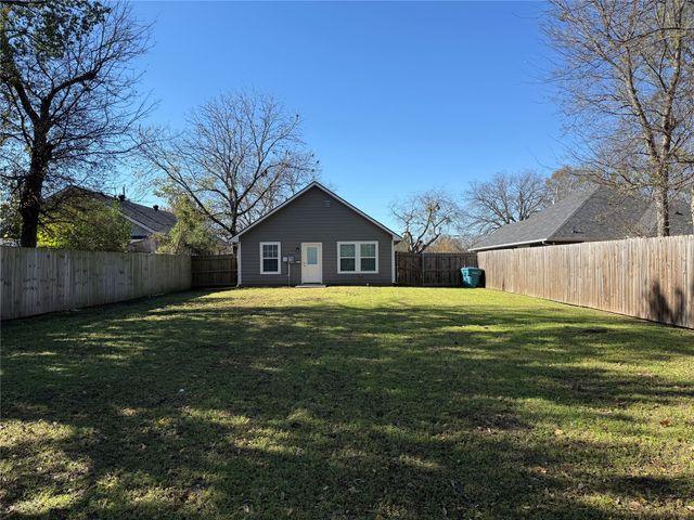 705 S Binkley, Sherman, TX 75092