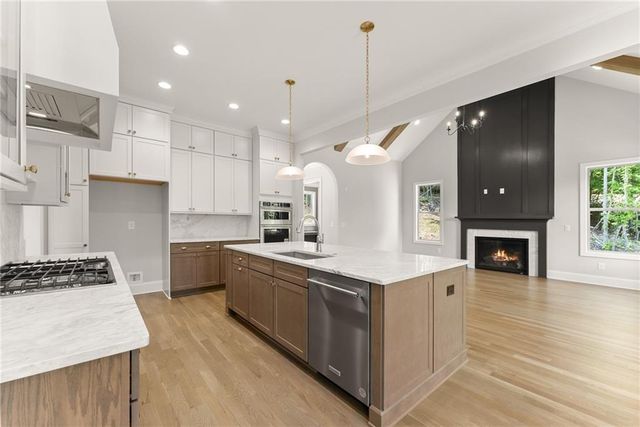 4860 Grandview Court, Flowery Branch, GA 30542