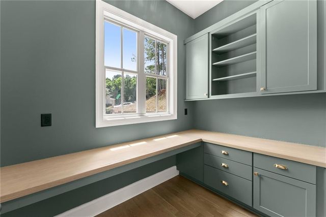 4860 Grandview Court, Flowery Branch, GA 30542