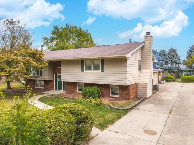 1909 Marzel Drive, Bloomington, IL 61701