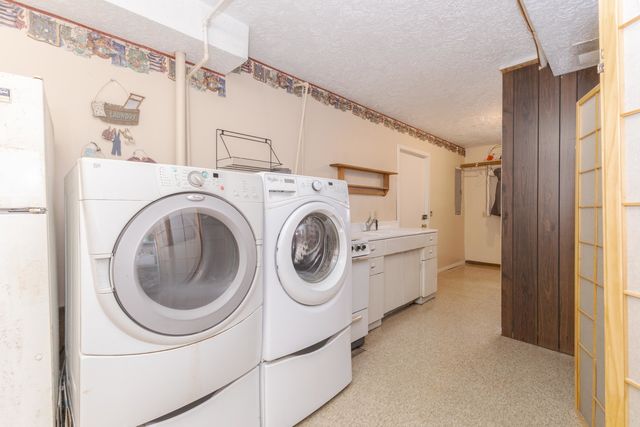 1909 Marzel Drive, Bloomington, IL 61701