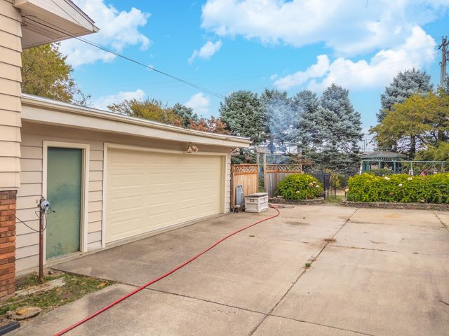 1909 Marzel Drive, Bloomington, IL 61701