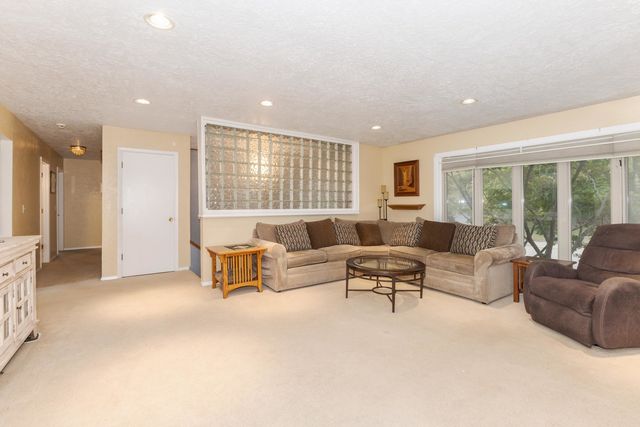 1909 Marzel Drive, Bloomington, IL 61701