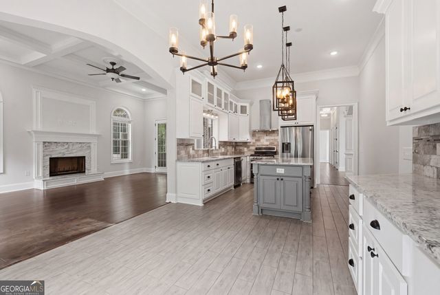 1042 Beaver Dam Road, Hoschton, GA 30548
