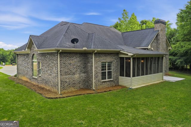 1042 Beaver Dam Road, Hoschton, GA 30548