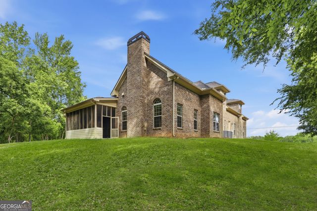 1042 Beaver Dam Road, Hoschton, GA 30548