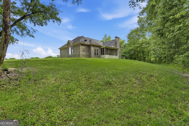 1042 Beaver Dam Road, Hoschton, GA 30548